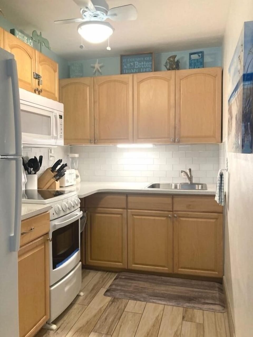 Fully Equipped Kitchen with K-Cup Coffee Maker