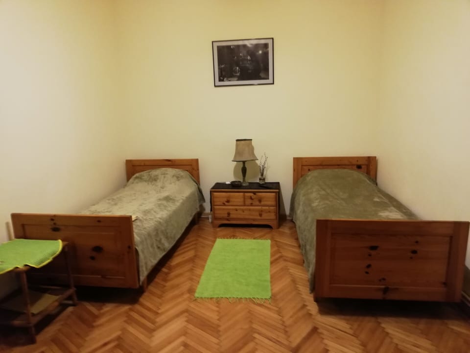 Camera nr. 1!/ Room nr. 1!