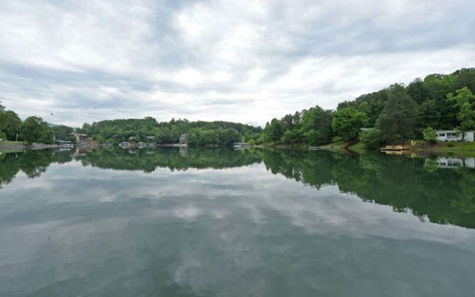 This is a vIew of the cove from the boat dock This is a no wake zone 