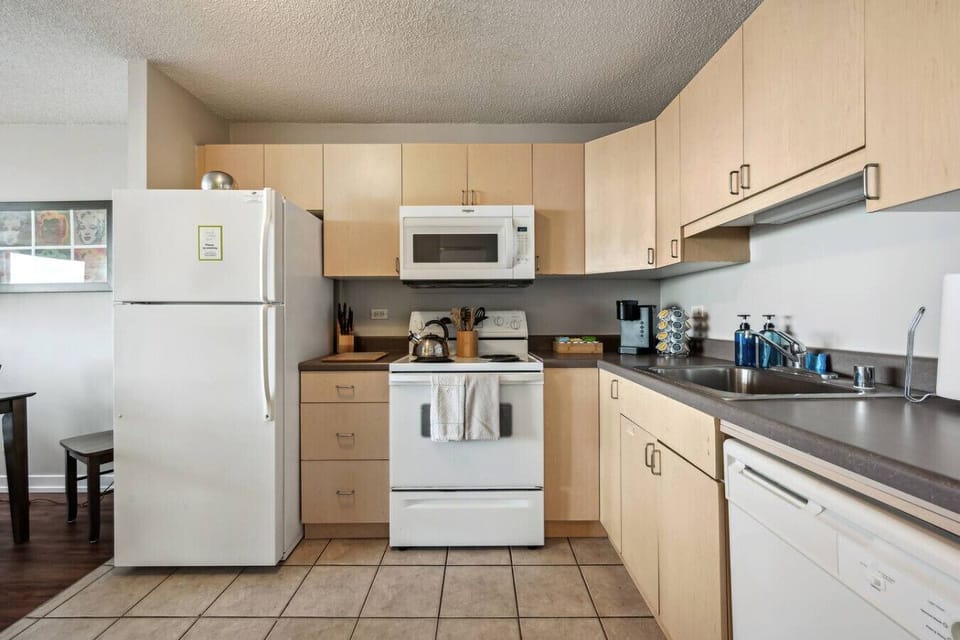 Fully equipped kitchen perfect for home cooked meals.