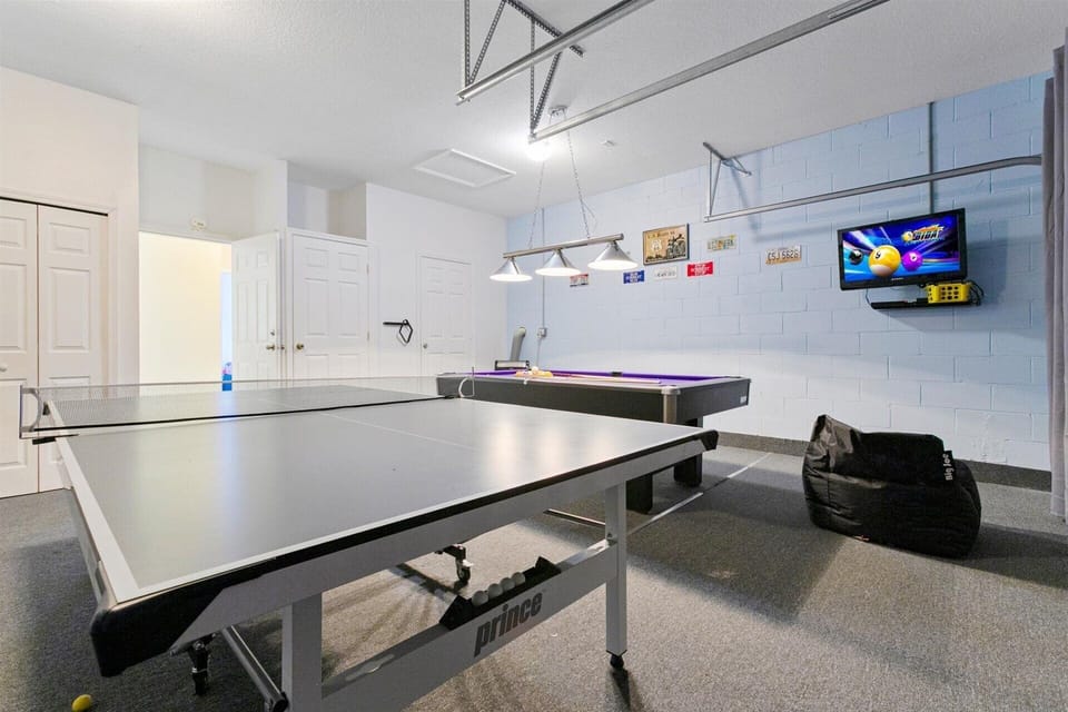 Game Room (Angle)
Ping Pong Table
Pool Table
HAS AC