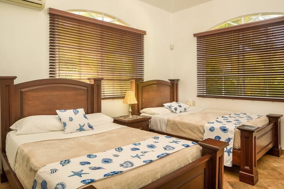 Villa 145· Feeling at Home "Villa 145" Residencial Hispaniola (219)