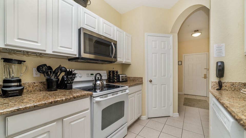 Kitchen (Angle)