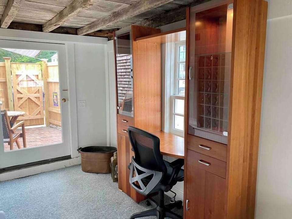 Office alcove for convenient work from home