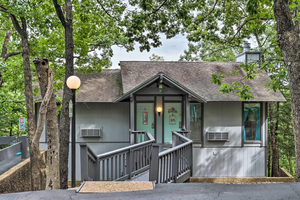 Osage Beach Vacation Rental | 3BR | 3BA | Stairs Required | 2,110 Sq Ft