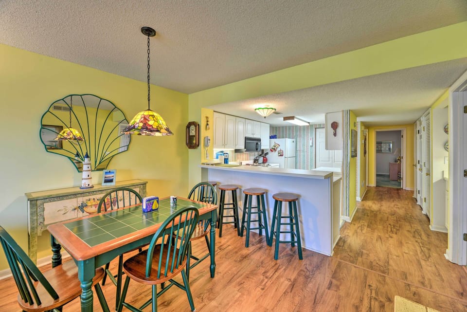 Dining Table | Dishware & Flatware Provided