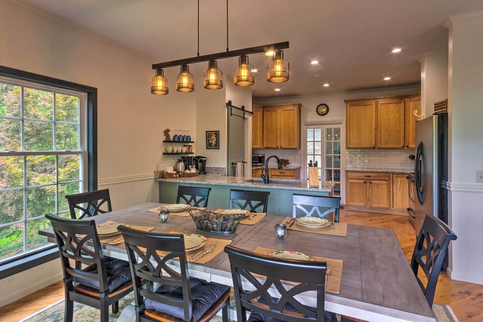 Dining Area | Dishware & Flatware
