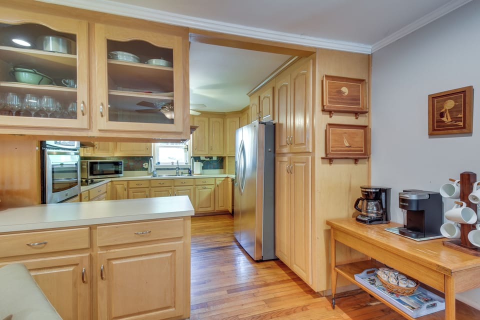 Kitchen | Coffee Maker | Toaster | Spices