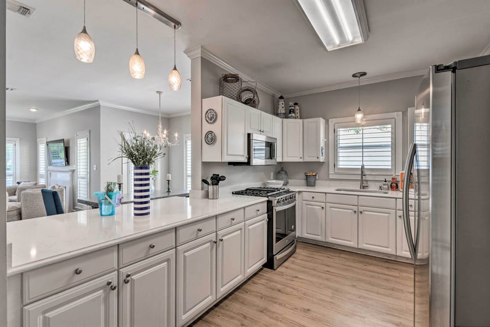 Kitchen | Keurig Coffee Maker | Toaster