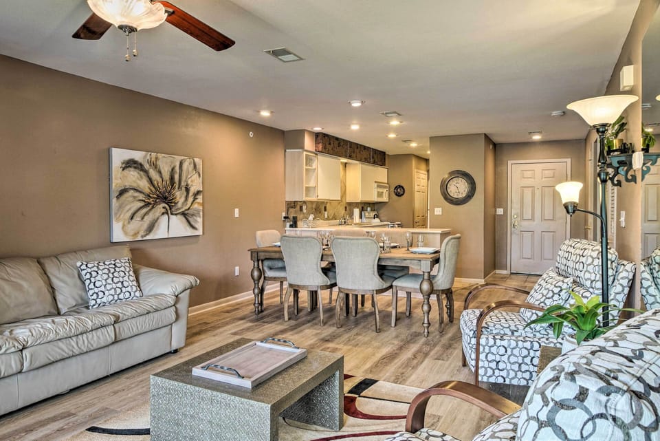 Living Room | Sleeper Sofa | Central A/C & Heating | Smart TV | Free WiFi