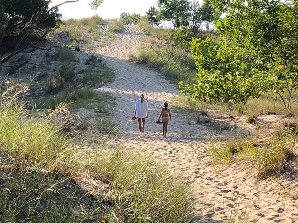One of many nearby beach paths