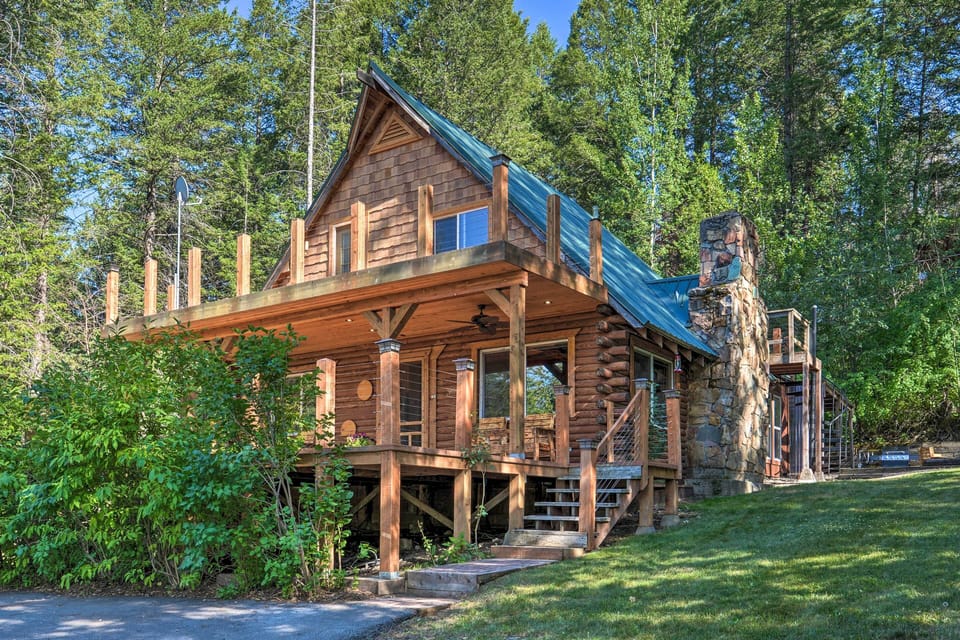 Alpine Vacation Rental Cabin | 3BR | 2BA | 1,297 Sq Ft | Steps to Access