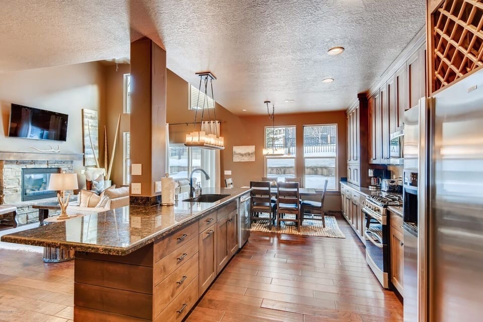 Large Kitchen