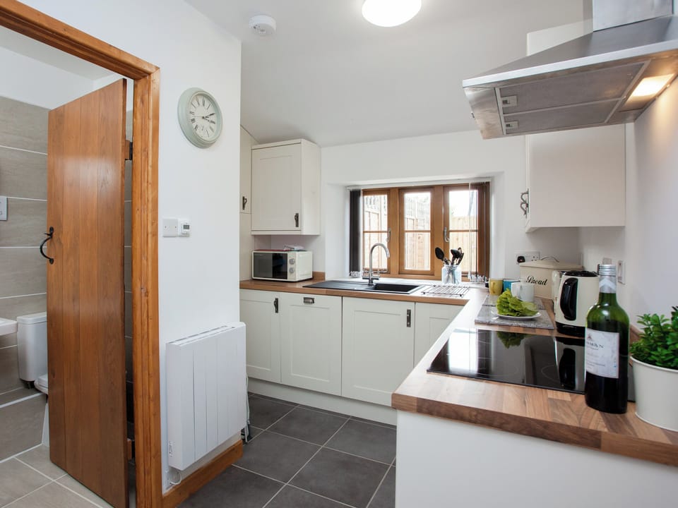 Kitchen | Daisy Cottage - Manor Farm, Locking, near Weston-Super-Mare