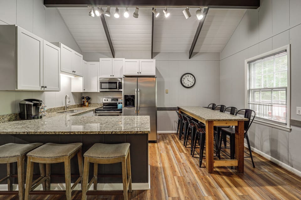 Kitchen | Cooking Basics | Main Level