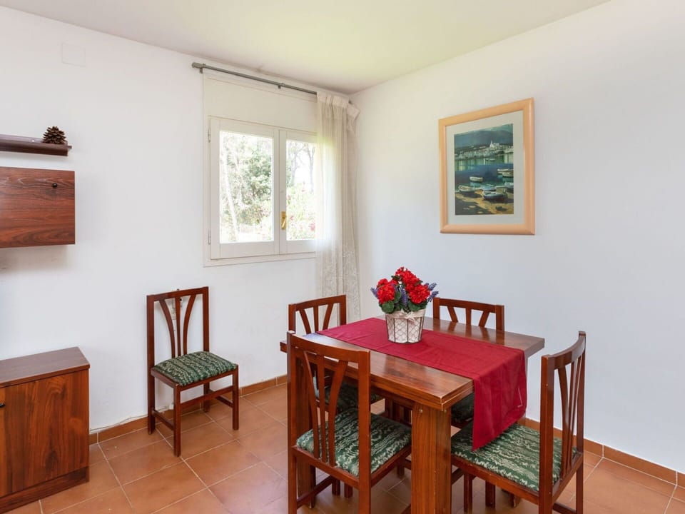 Table, Furniture, Property, Chair, Window, Flower, Wood, Picture Frame, Interior Design, Cabinetry