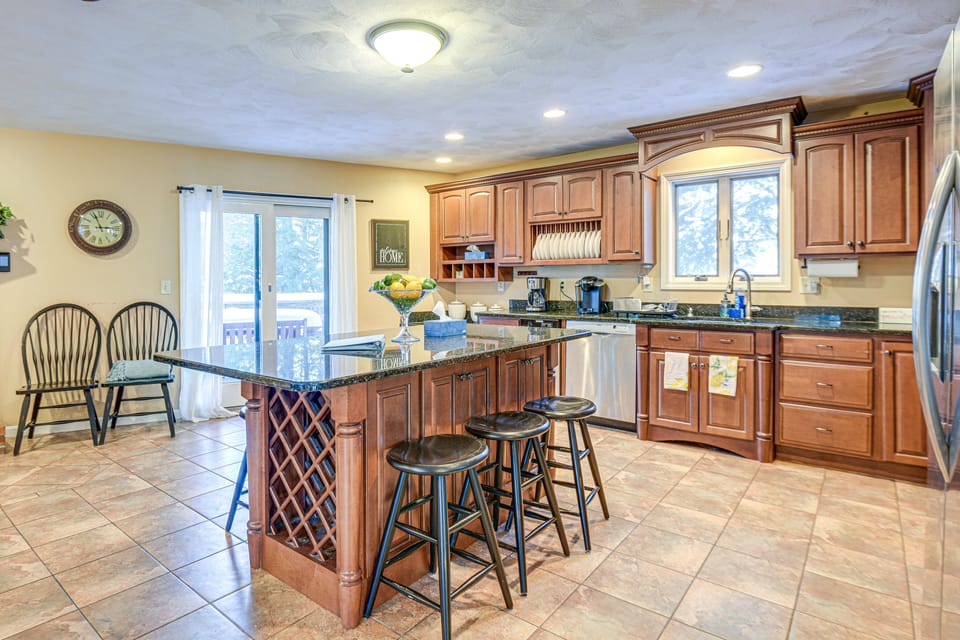 Kitchen | Fully Equipped | Stainless Steel Appliances | Cooking Basics