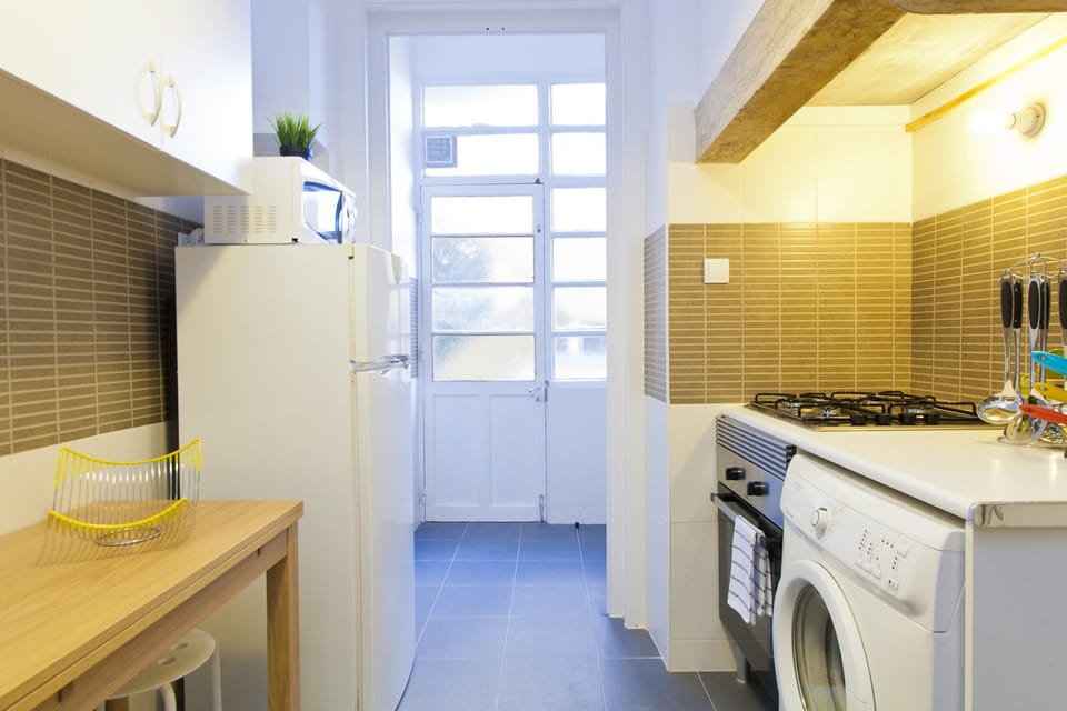 Full Equipped Kitchen: Toaster, Ketler, Coffe Machine, Washing and Dishwashing Machine, Microwave, Fridge, Stove, Hoven.