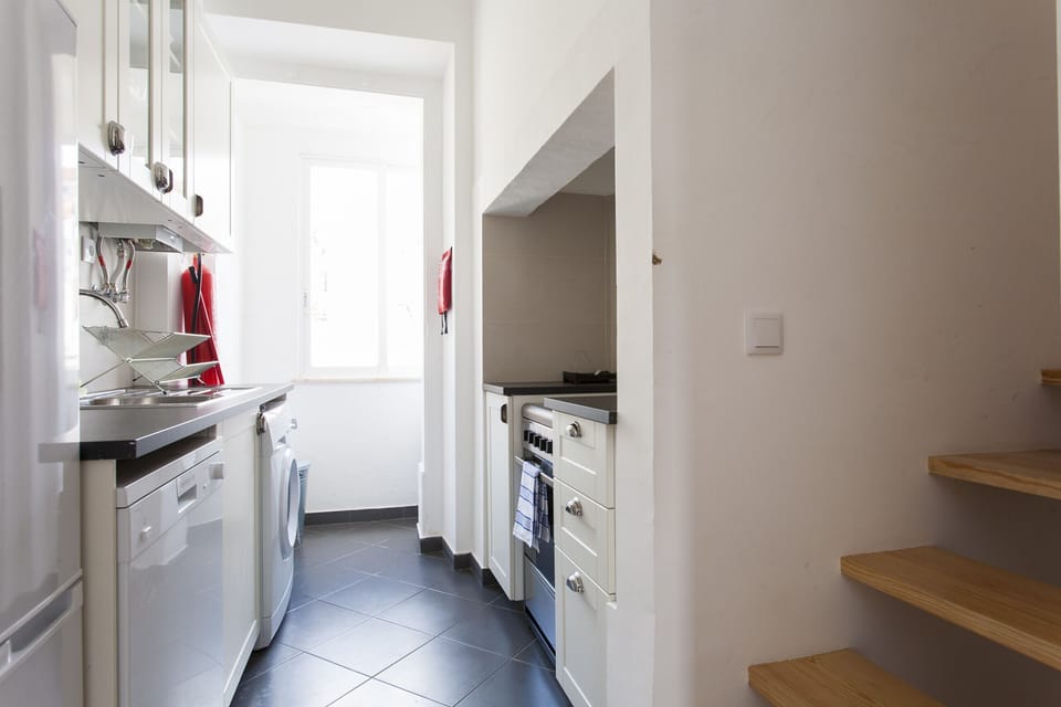 Full Equipped Kitchen: Toaster, Ketler, Coffe Machine, Washing and Dishwashing Machine, Microwave, Fridge, Stove, Hoven.