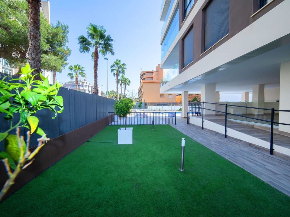 Daytime, Building, Property, Sky, Plant, Window, Tree, Architecture, Urban Design, Condominium