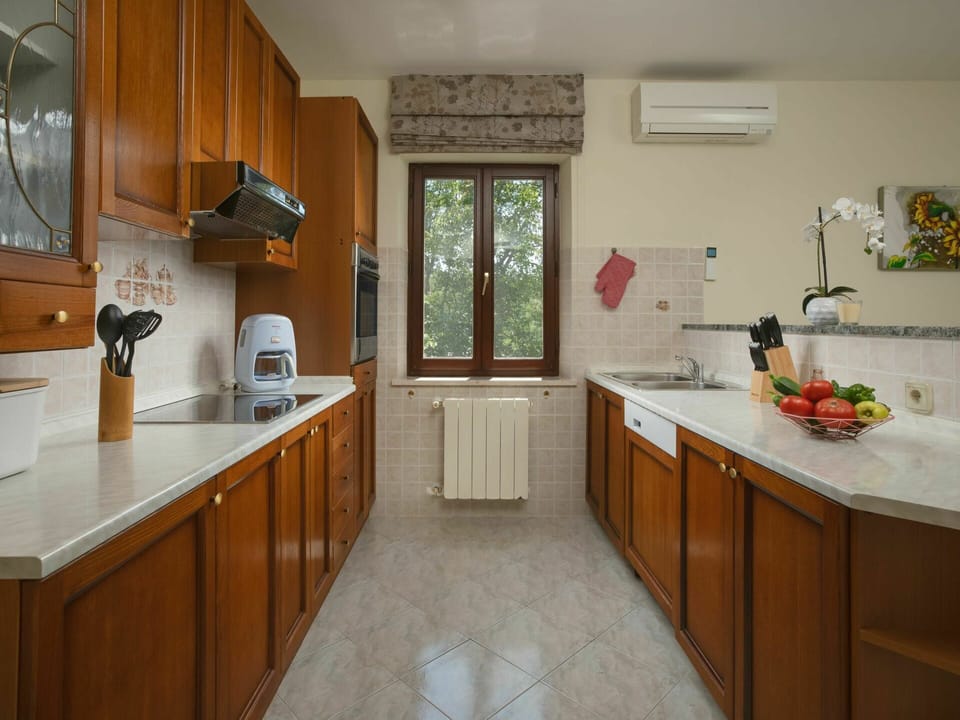 Countertop, Cabinetry, Furniture, Property, White, Kitchen Sink, Kitchen, Sink, Wood, Drawer