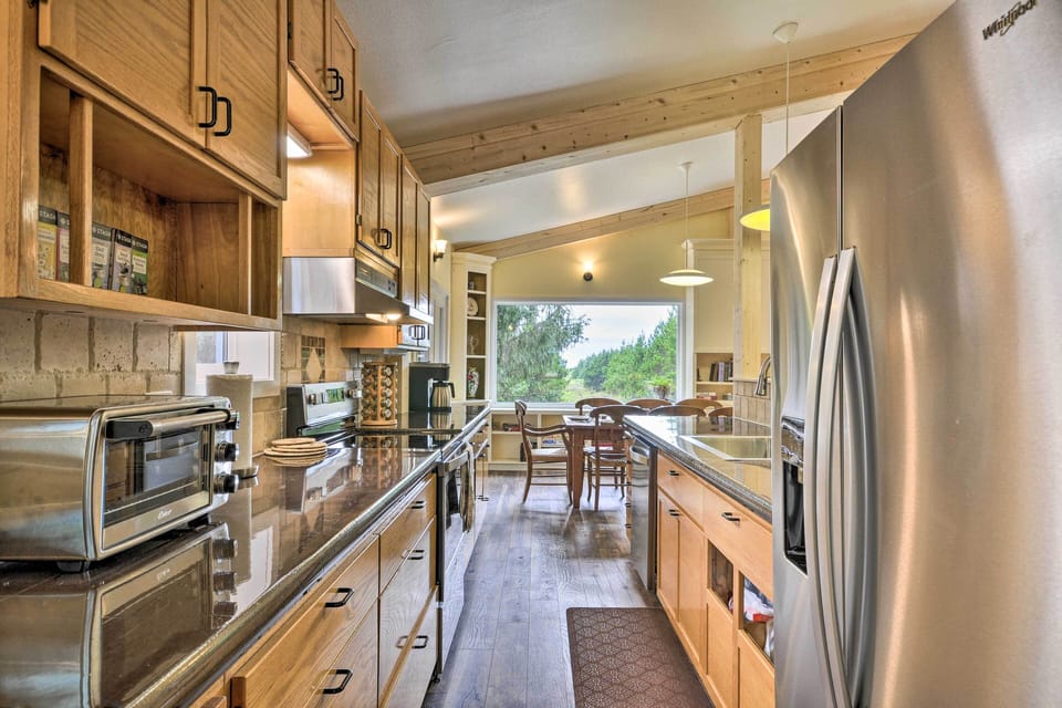 Fully Equipped Kitchen 1 | Spices | Drip Coffee Maker | Top Appliances