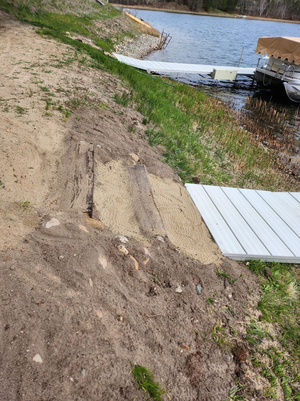 2 steps to docks and ramps, 1 five foot wide dock