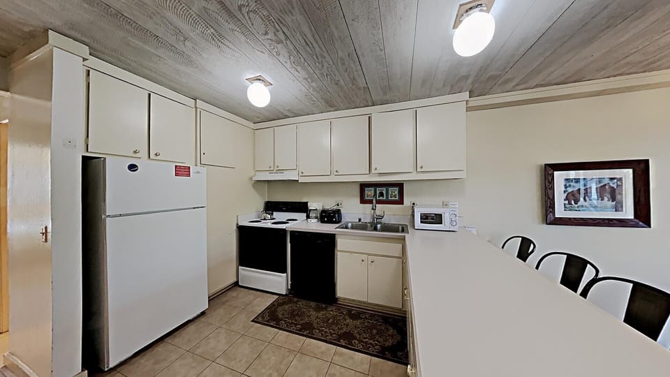 Full Size, Fully-Equipped Kitchen for Meals and Coffee