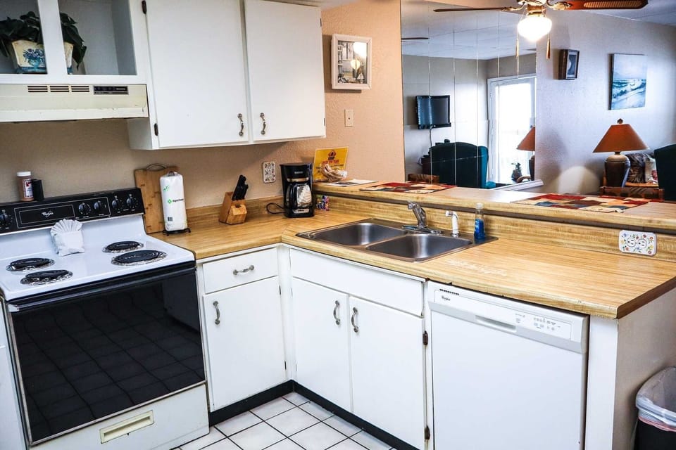 Indoors, Kitchen, Screen, Sink, Sink Faucet