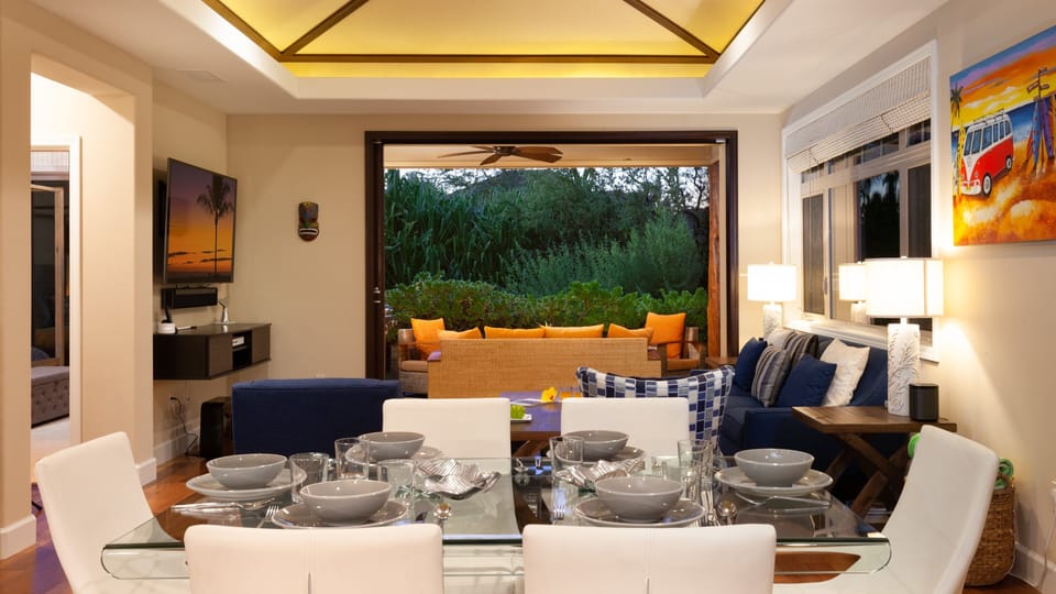 Everything you need for setting the table is provided