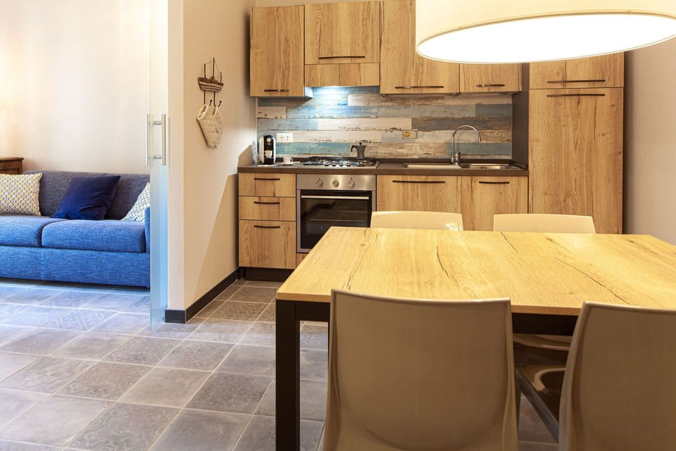 Dining Room, Kitchen