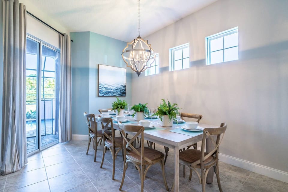 Beautiful dining area for 8!