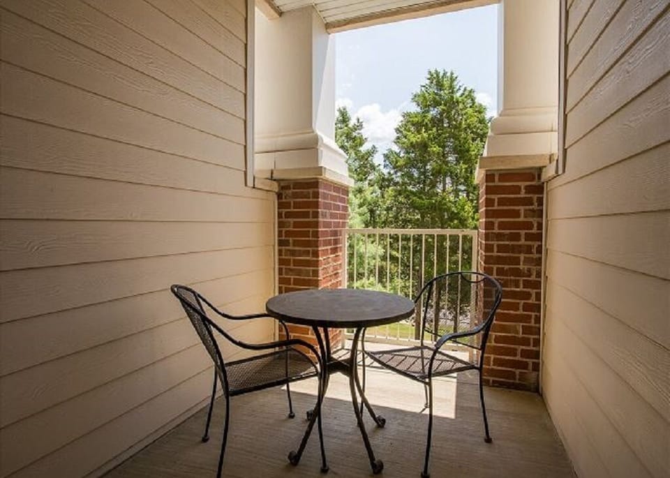 Master bedroom 2 - private balcony