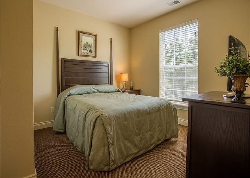 Queen bedroom