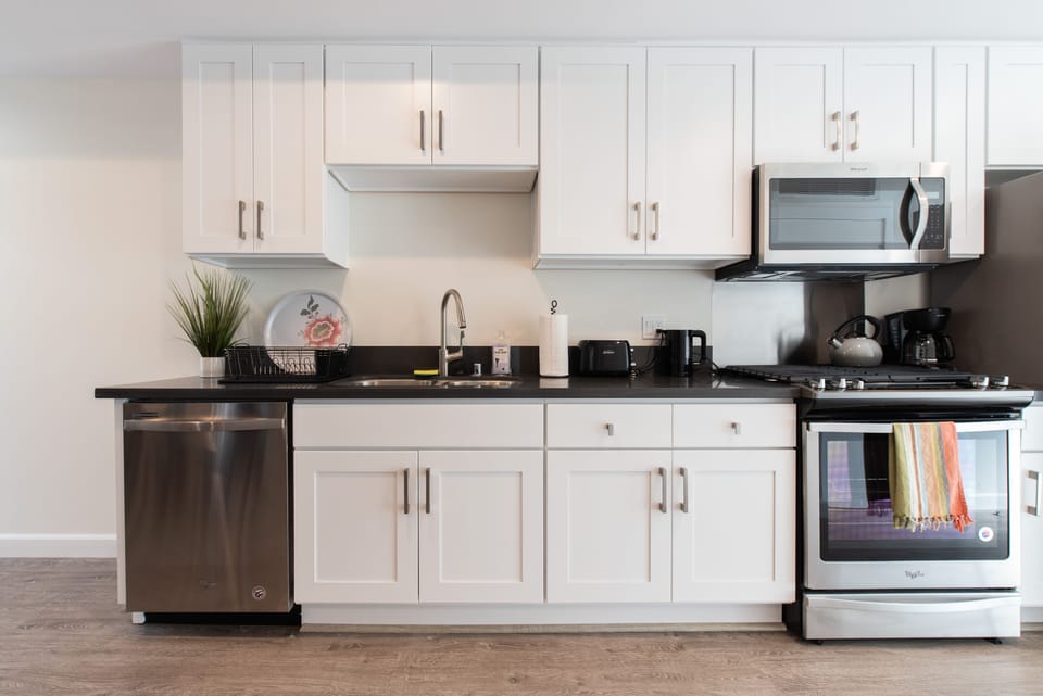 Find everything you need to cook your favorite meals in this modern kitchen!