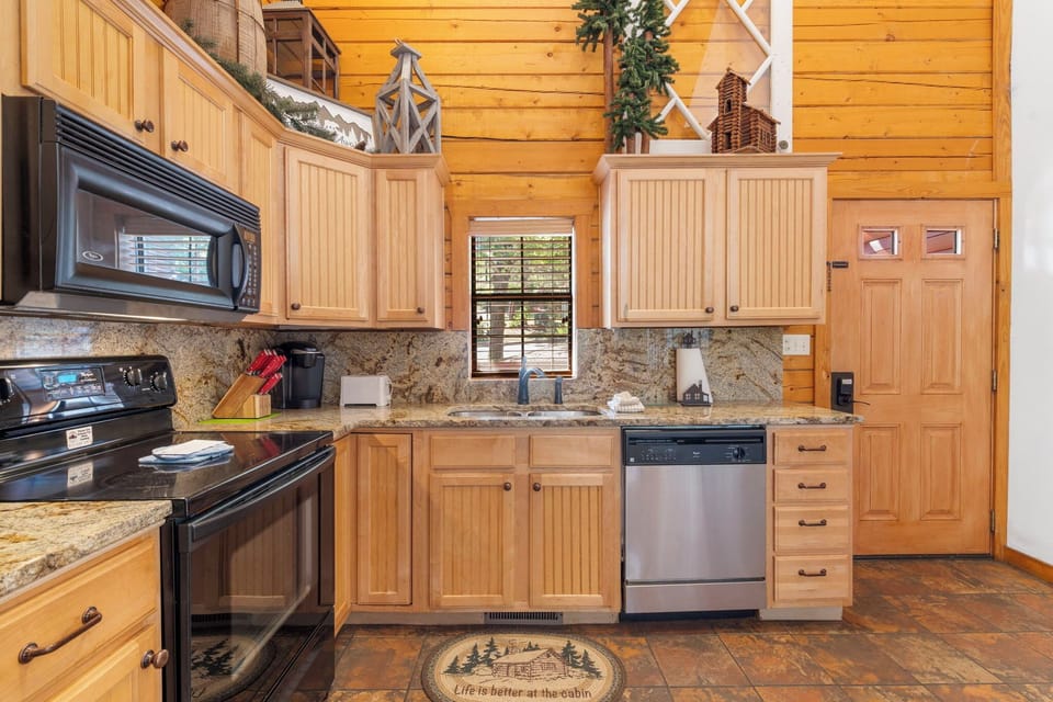 Full Kitchen with All Major Appliances