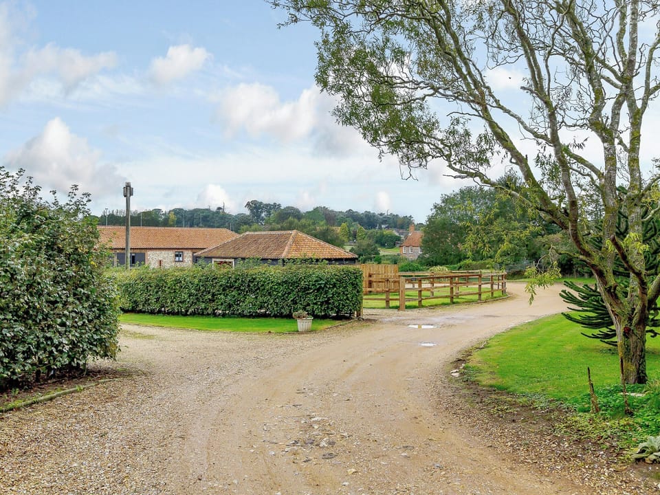 Garden and grounds | Kestrel Barn - Goldfinch Barns, Swaffham