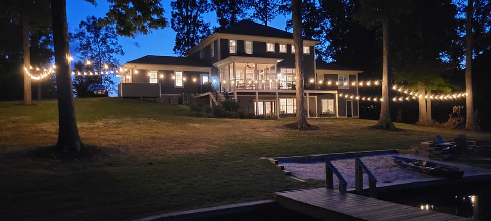 Enjoy a starlit night at Tradewinds