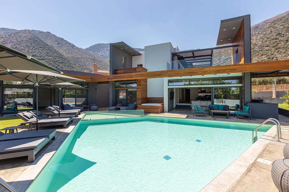 75 m2 private, heated, swimming pool, 1.60m deep.