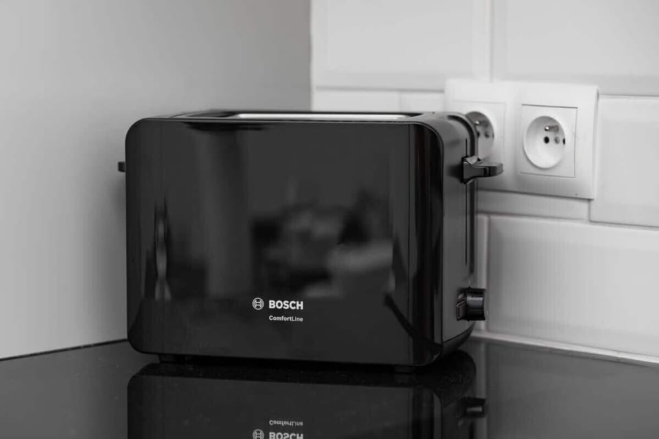 Close-up of the black toaster.