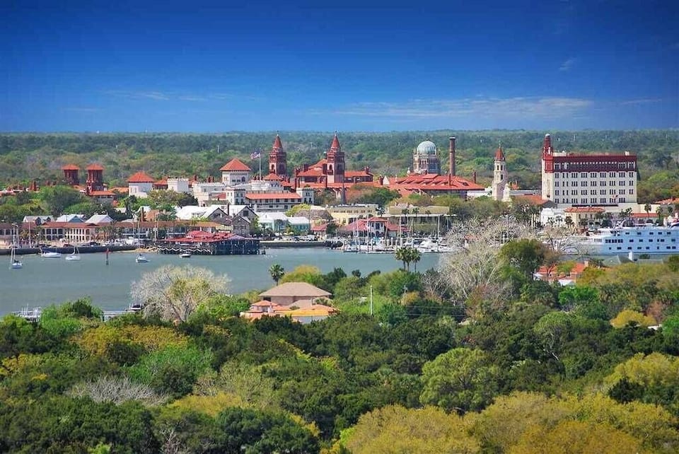 Historic Downtown is located about 10minutes