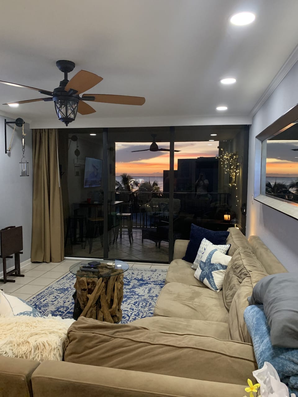 Beautiful Sunset Views from the kitchen, Living room or Balcony