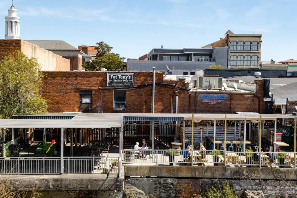 ★ `I absolutely loved staying here! Great location & easy access to restaurants & shops`