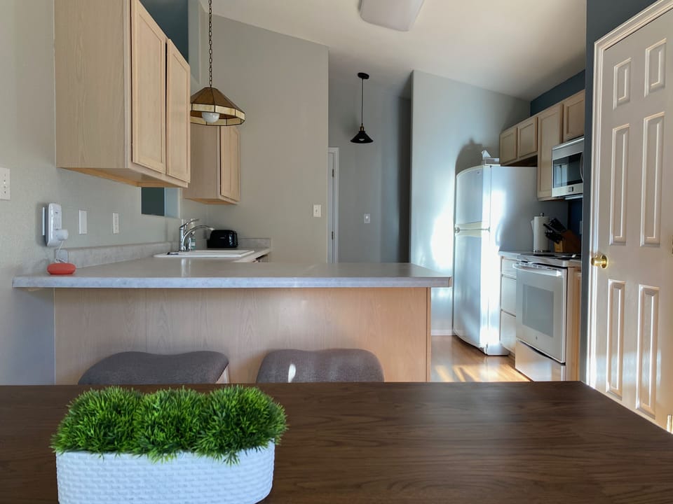 Kitchen - bar seating