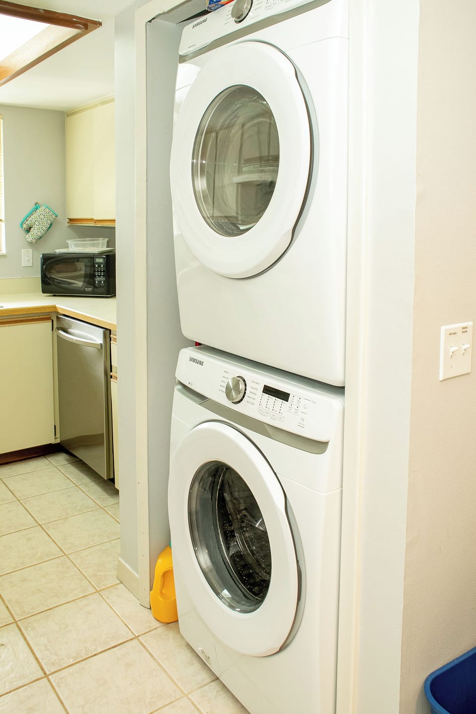 In unit full size washer and dryer