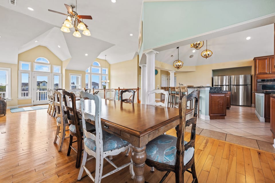 Dining Area (2) - Top Level