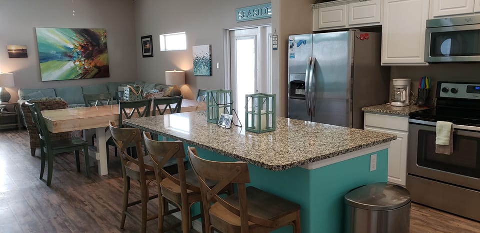Large marble kitchen island seats 3.