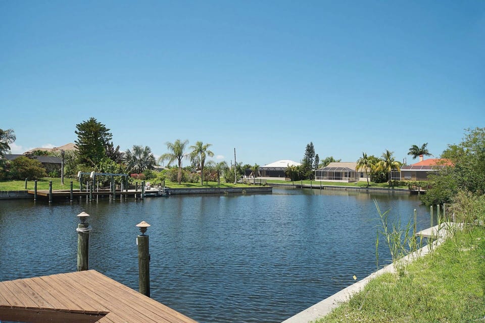 Villa Sunlight - Boat Deck with Canal View