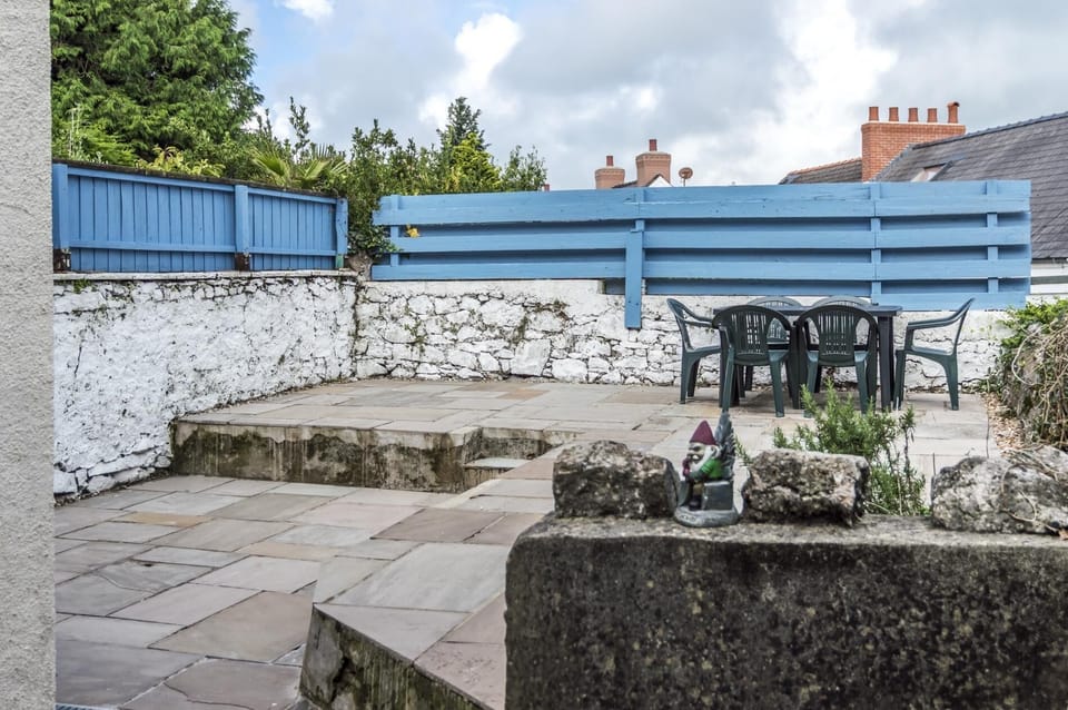 Sandy Retreat - 3 Bedroom Holiday Home - Tenby (917)