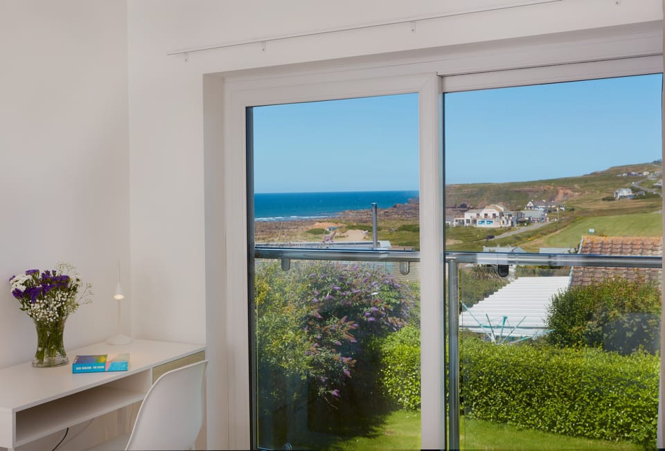 Sundown in Bude, Cornwall. First floor: Sleep well and wake up to stunning views